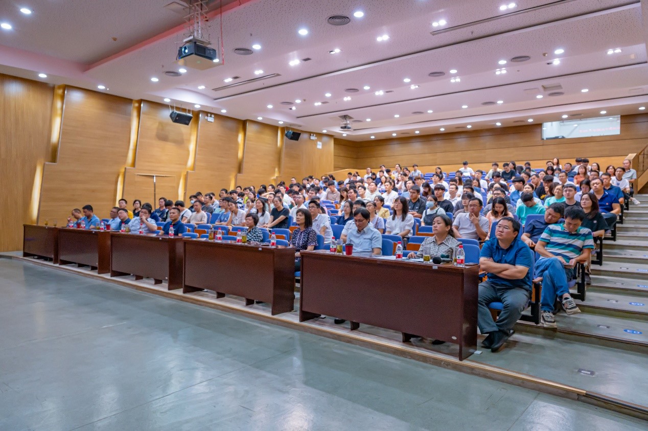 广州能源所举办“湾区讲坛”第十五期学术报告会暨弘扬南仁东科学家精神报告会