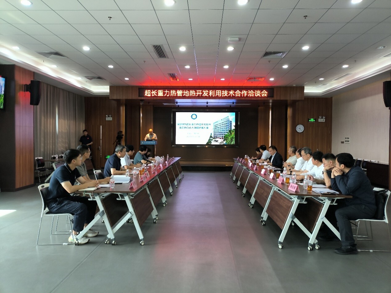 吉林省白山市委书记向辉一行到广州能源所调研
